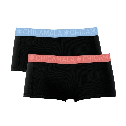 Chicamala Solid black short