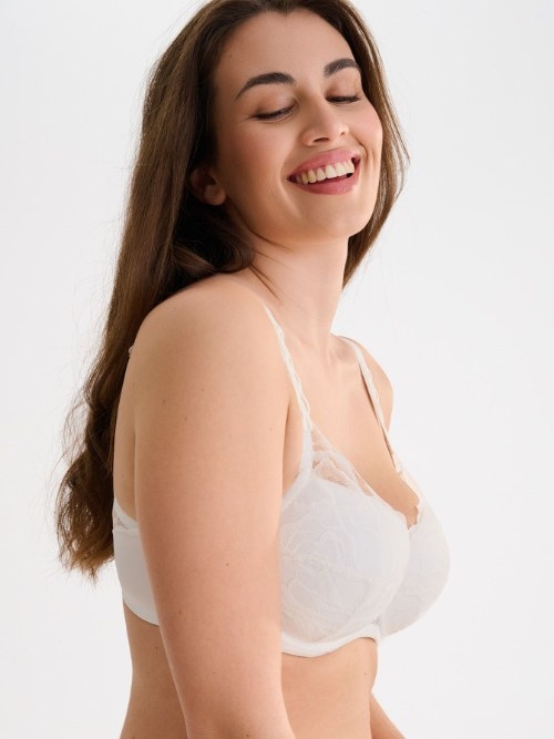 Lisca River crème padded bra