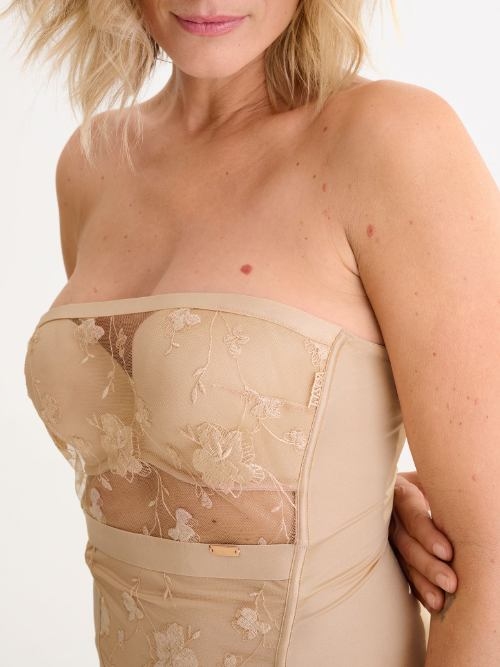 Lisca Passion rose with gold padded bra