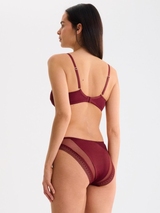 Lisca Adventure red brief