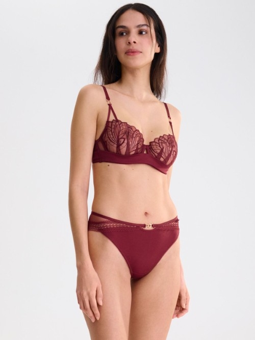 Lisca Adventure red high waist brief