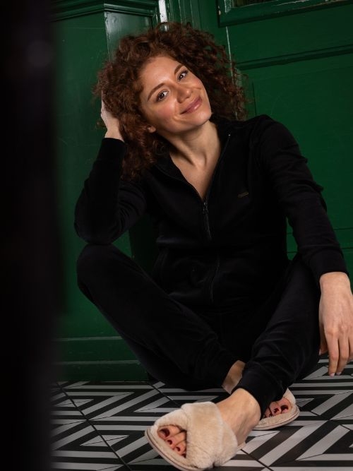 Charlie Choe Fall in Love black pajama