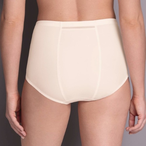 Anita Clara crystal brief