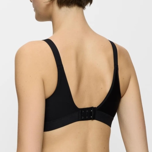 Triumph Triaction Wellness black sport bra