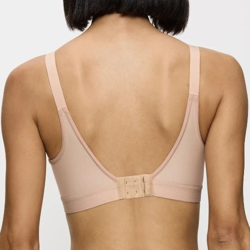 Triumph Triaction Wellness beige sport bra