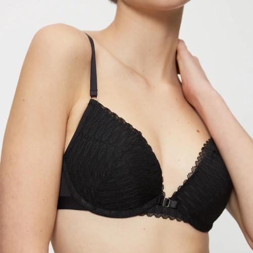 Triumph Aura Spotlight black padded bra