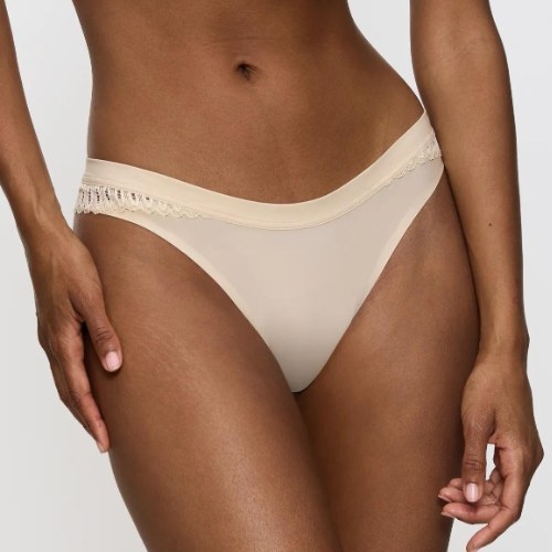 Triumph Aura Spotlight beige thong