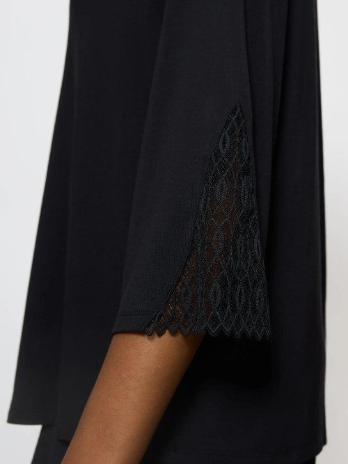 Triumph Aura Spotlight black sleep shirt