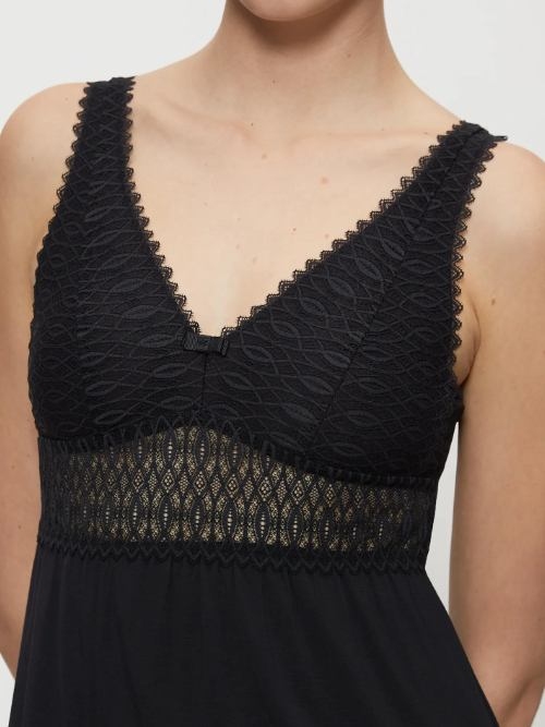 Triumph Aura Spotlight black nightdress