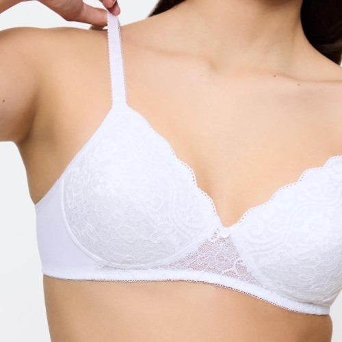 Triumph Amourette white padded bra
