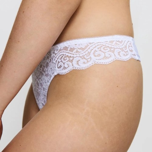 Triumph Amourette Spotlight white thong