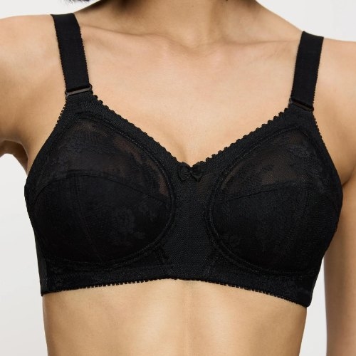 Triumph Doreen black non-padded bra