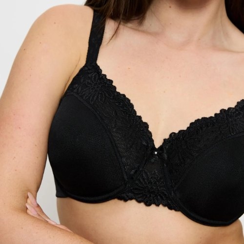 Triumph Ladyform Soft black padded bra