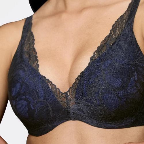 Triumph Body Make-Up Illusion Lace black padded bra