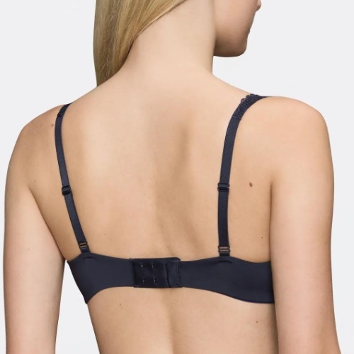 Triumph Body Make-Up Illusion Lace black padded bra