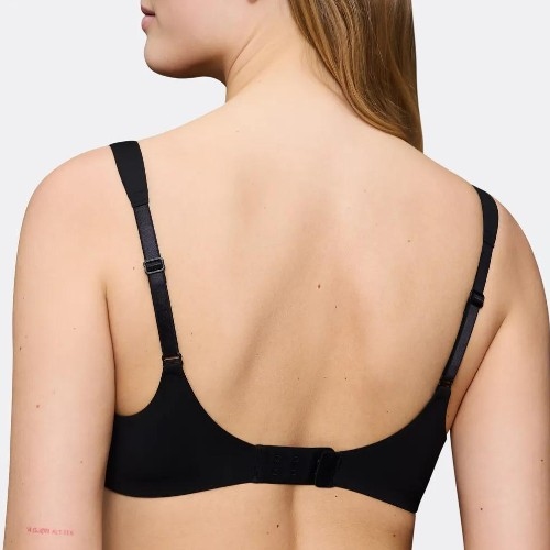 Triumph Body Make-Up Illusion black padded bra