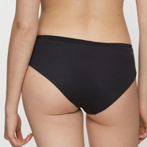 Triumph Body Make-Up Illusion Soft Touch black short