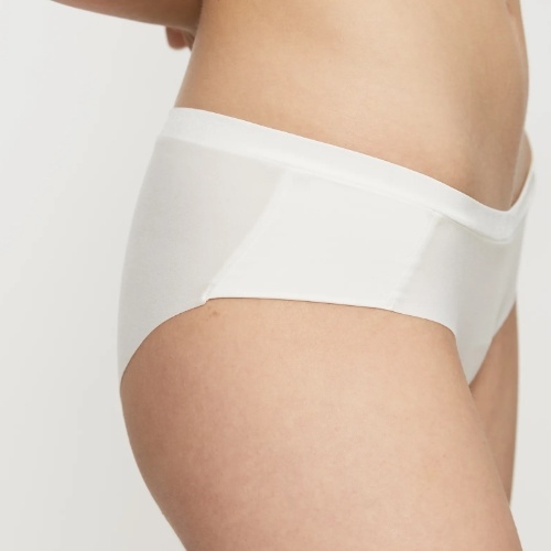 Triumph Body Make-Up Illusion Soft Touch ivory short