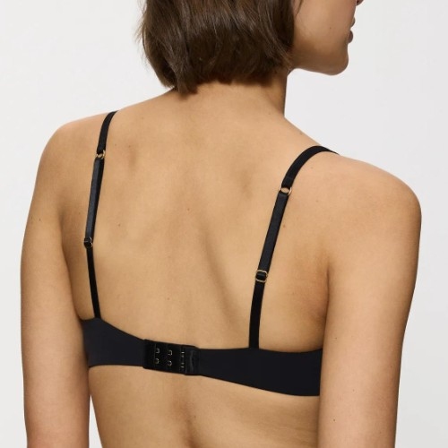Triumph Body Make-Up Illusion Essentials black padded bra