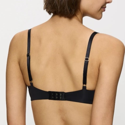 Triumph Body Make-Up Illusion Essentials black padded bra