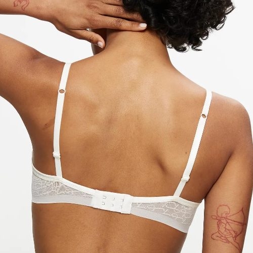 Triumph Signature Sheer off white wireless bra