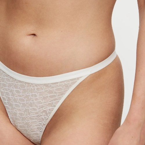 Triumph Signature Sheer off white thong