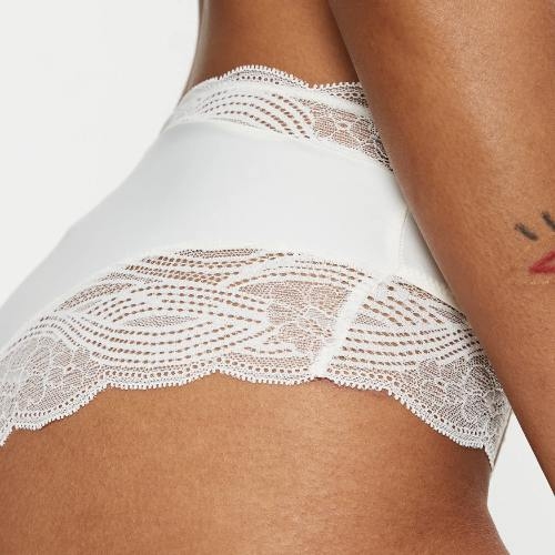 Triumph Lift Smart white brief