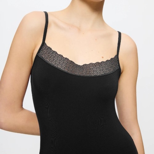 Triumph Feel of Modal black spaghetti top