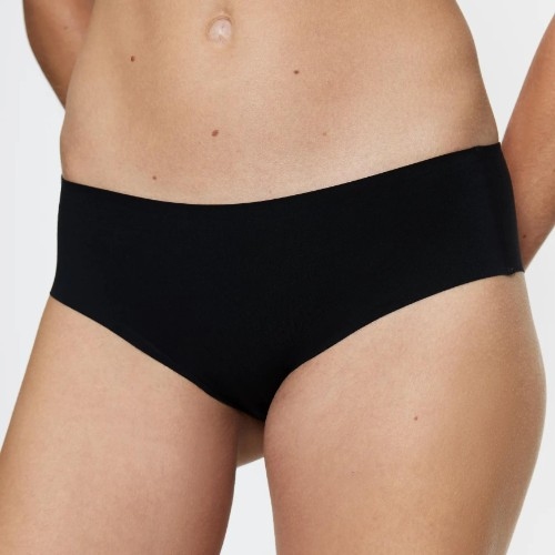 Triumph Smart Invisible black short
