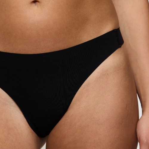 Triumph Smart Invisible black thong