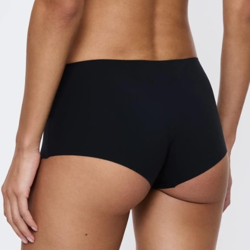 Triumph Smart Invisible black short