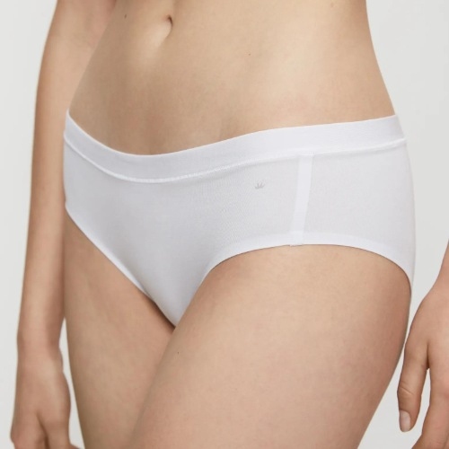 Triumph Smart Natural white short