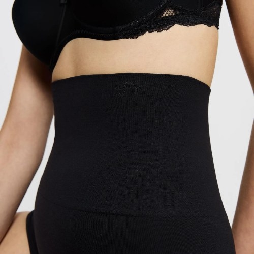 Triumph Soft Sculpt black short