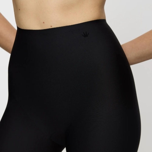 Triumph Medium Shaping Series black short