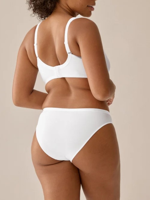 Naturana Heritage white wireless bra