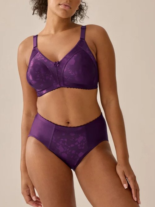 Naturana Minimizer purple wireless bra