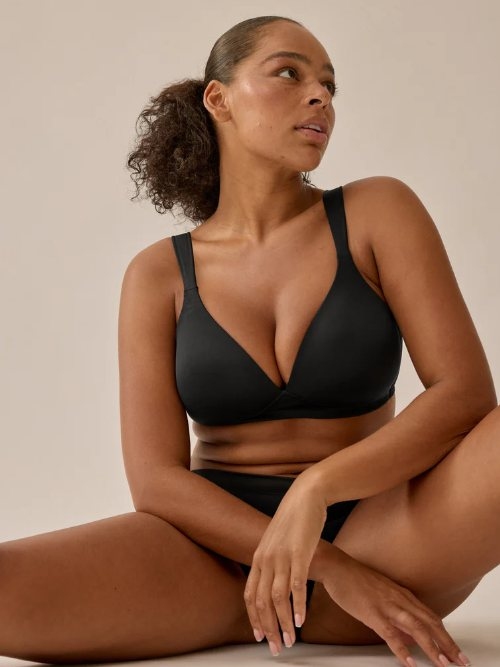 Naturana Everyday black wireless bra