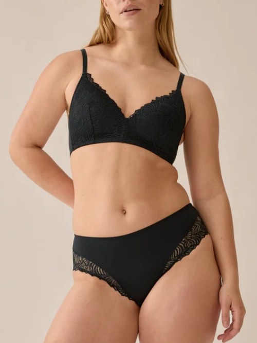 Naturana Everyday black wireless bra