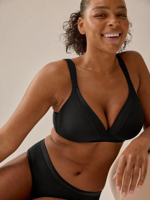 Naturana Everyday black wireless bra