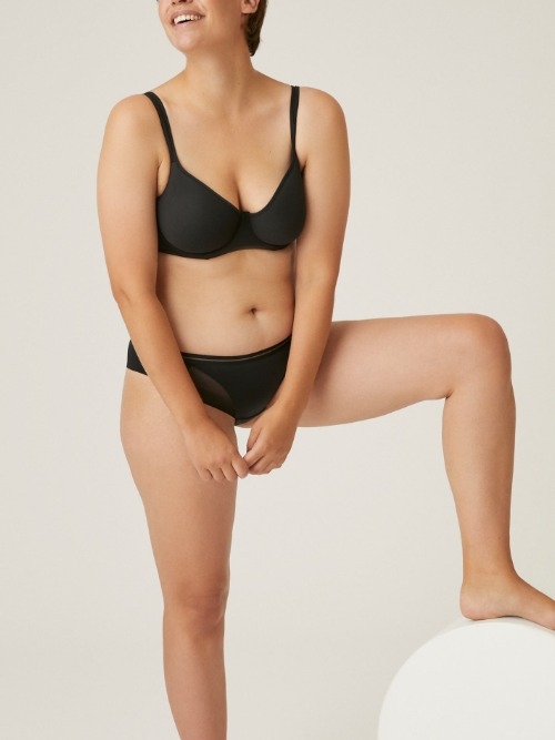 Naturana Everyday black padded bra