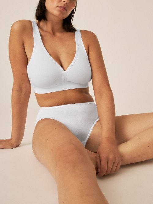 Naturana Heritage white wireless bra