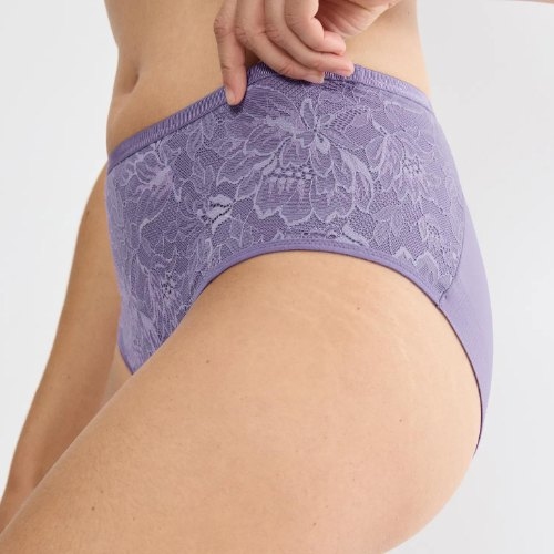 Triumph Amourette Charm violet brief
