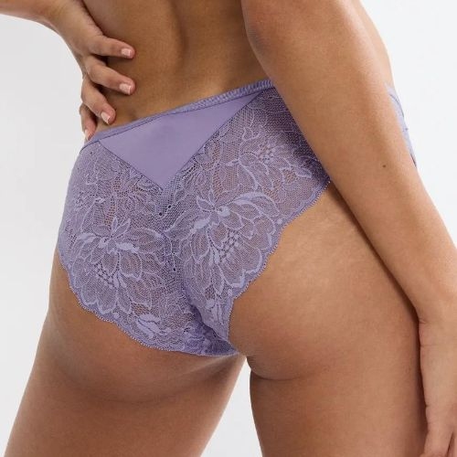 Triumph Amourette Charm violet brazilian