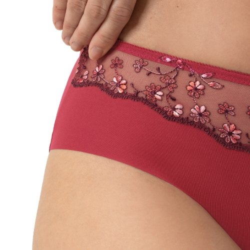 Mey Delightful red short