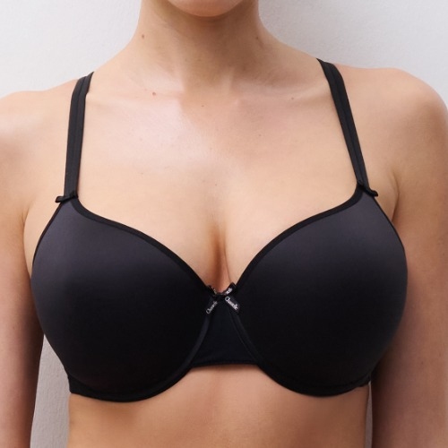 Chantelle Basic Invisible black padded bra