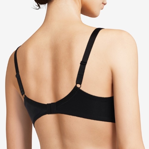 Chantelle Basic Invisible black padded bra