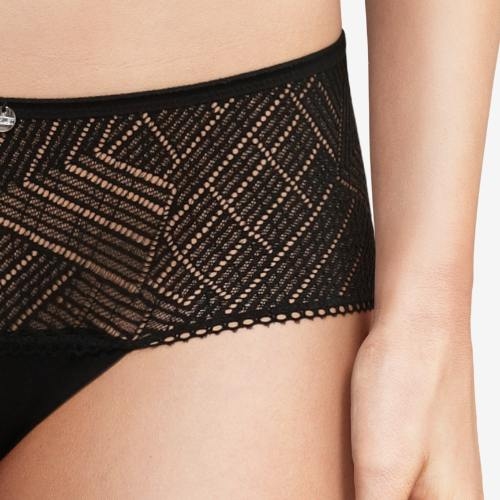 Chantelle Emma black short