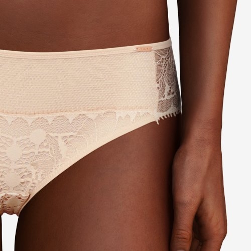 Chantelle Day to Night white brief
