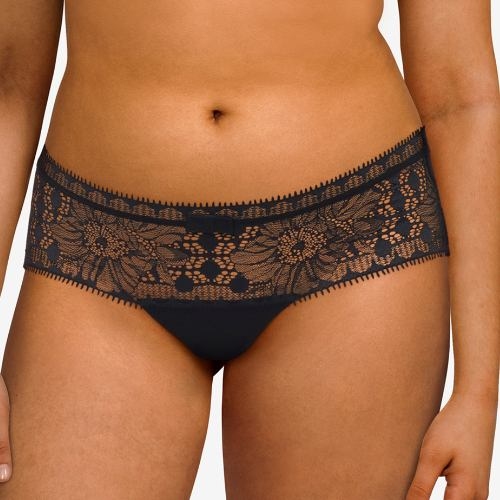 Chantelle Day to Night black short