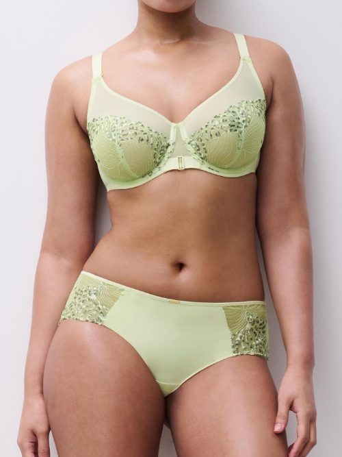 Chantelle Legend green short